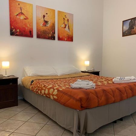 Delizioso appartamento in zona centrale Formia Esterno foto