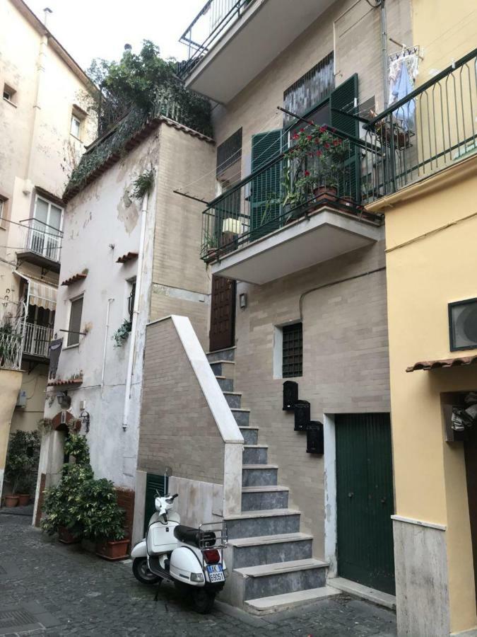 Delizioso appartamento in zona centrale Formia Esterno foto